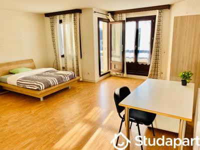 Chambre - 12 m² - 1 pièce