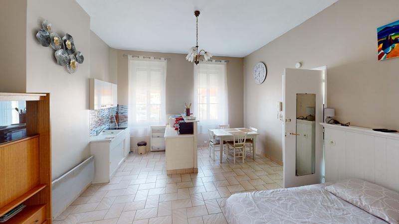 Maison ancienne - 220 m² - 6 pièces