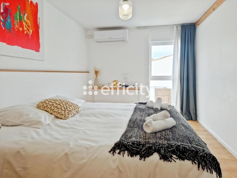 Villa - 208 m² - 9 pièces