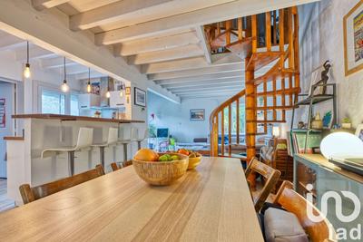 Maison - 93 m² - 4 pièces