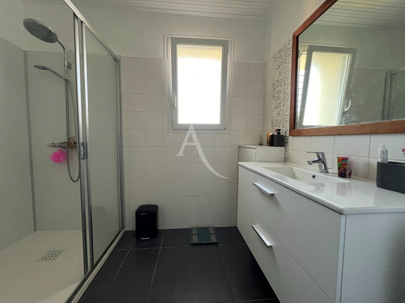 Maison - 207 m² - 7 pièces