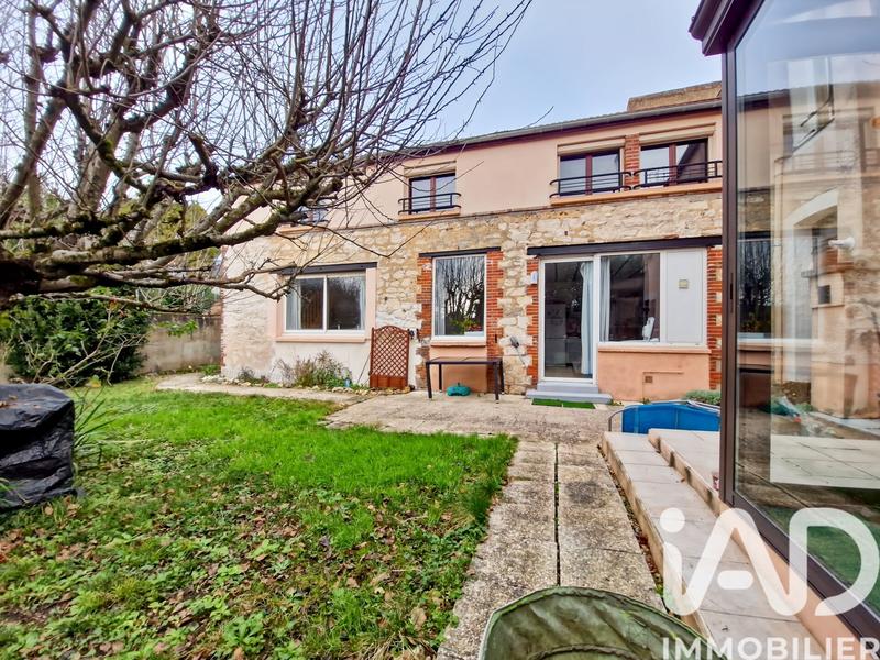 Maison - 228 m² - 7 pièces