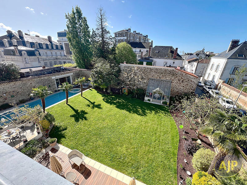 Maison bourgeoise - 340 m² - 10 pièces