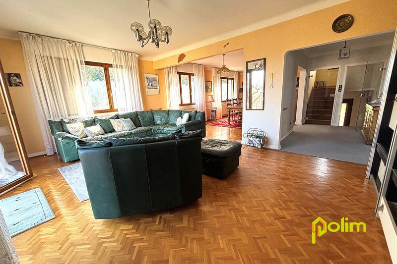 Maison - 200 m² - 7 pièces