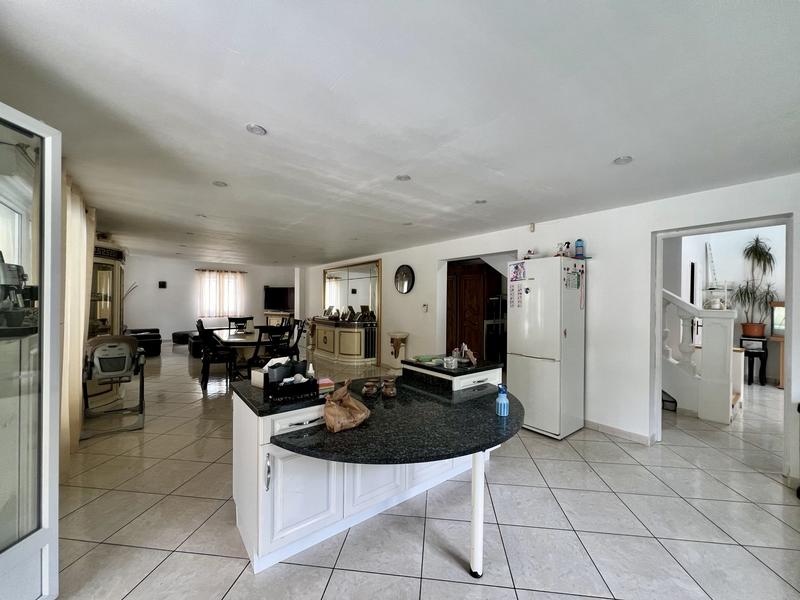 Maison - 200 m² - 6 pièces