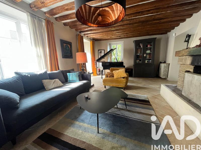 Maison - 230 m² - 8 pièces