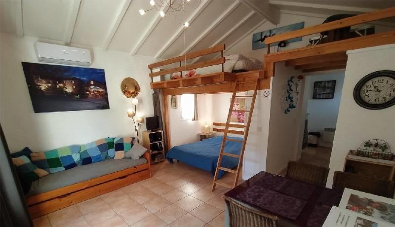 Maison - 210 m² - 6 pièces