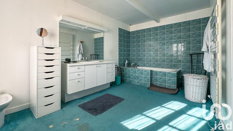 Maison - 278 m² - 12 pièces