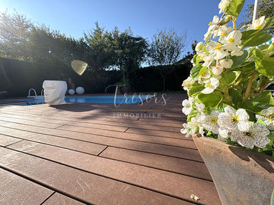 Maison - 269 m² - 8 pièces