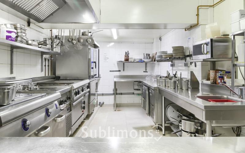 Local commercial - 160 m² - 6 pièces