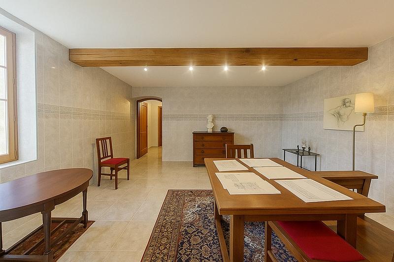 Maison - 235 m² - 8 pièces