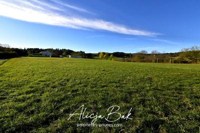 Terrain constructible - 838 m²