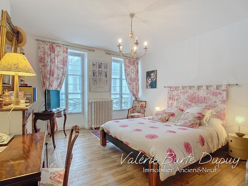 Maison - 214 m² - 7 pièces