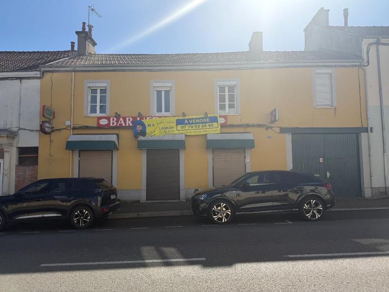 Immeuble - 211 m² - 11 pièces