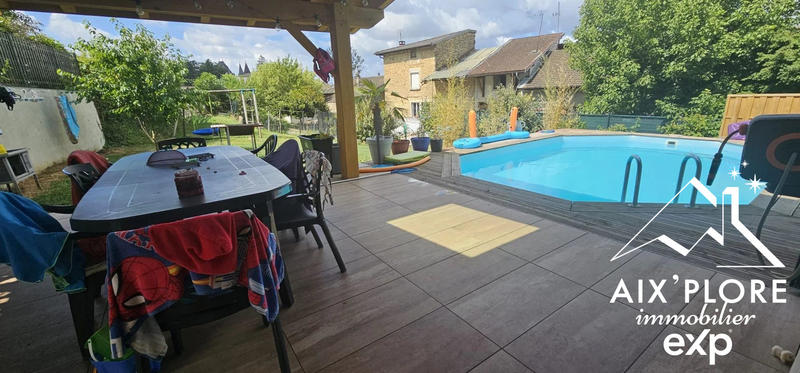 Maison - 210 m² - 7 pièces