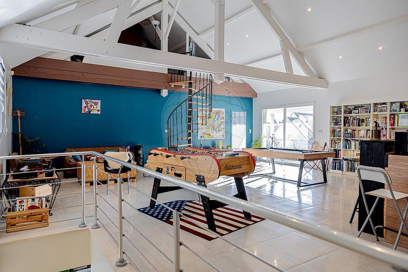 Maison - 282 m² - 8 pièces