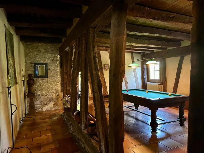 Maison - 260 m² - 8 pièces