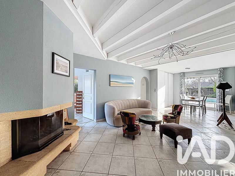 Maison - 263 m² - 9 pièces