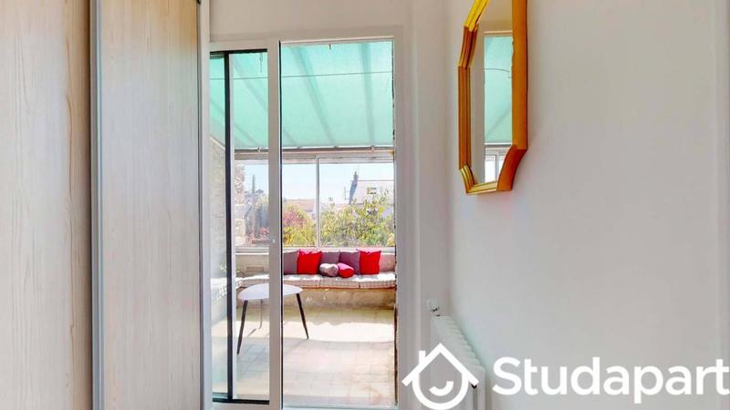 Chambre - 11 m² - 1 pièce