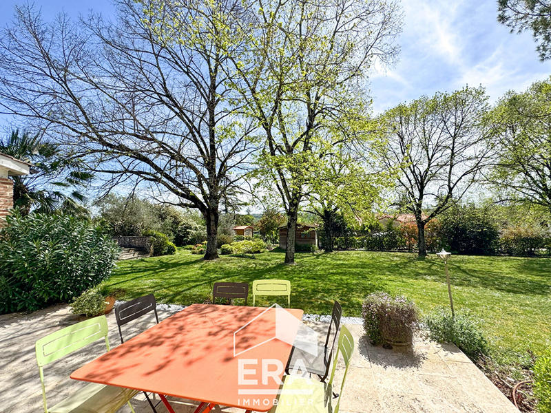 Maison - 250 m² - 7 pièces