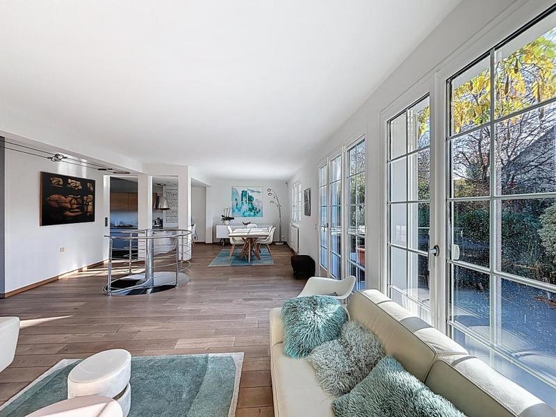 Maison - 228 m² - 7 pièces