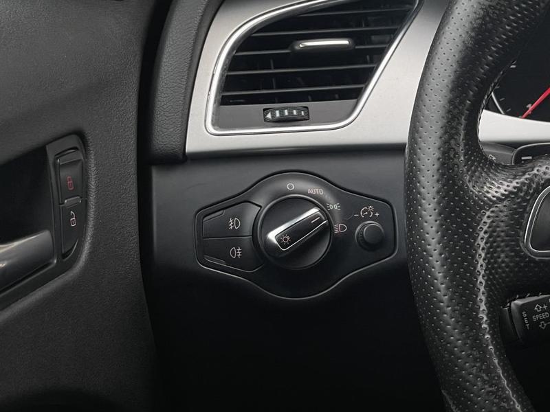 Audi A4 Avant 2.0 Tdi 140ch s line Multitronic