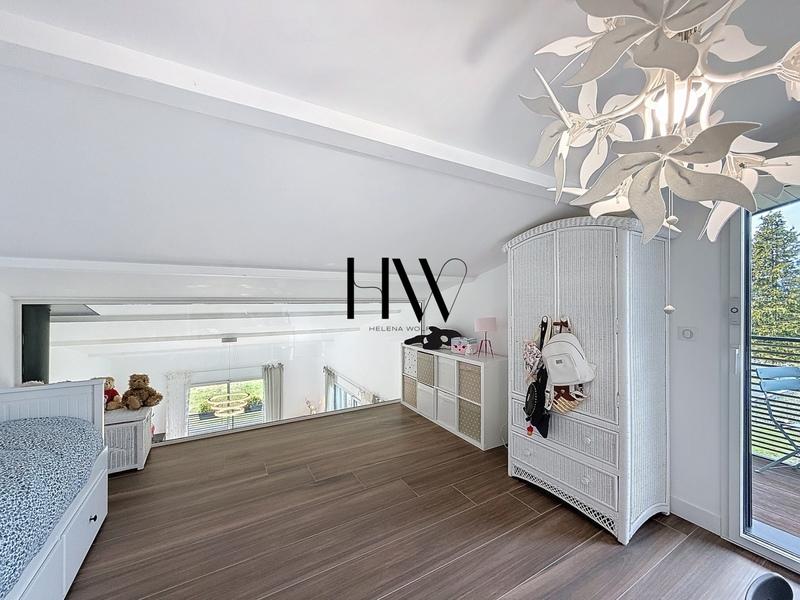 Appartement - 270 m² - 8 pièces