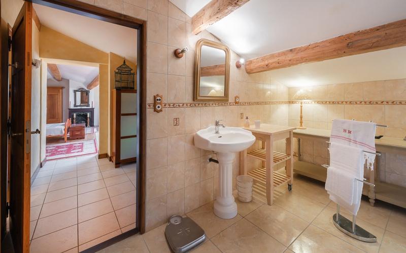 Maison ancienne - 360 m² - 6 pièces