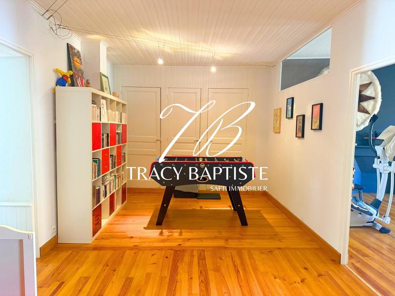 Maison - 316 m² - 10 pièces