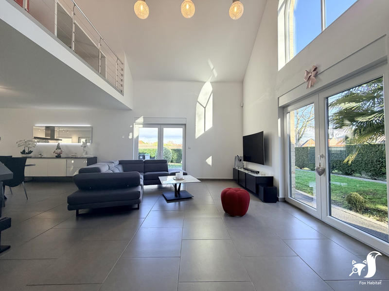 Maison - 229 m² - 6 pièces