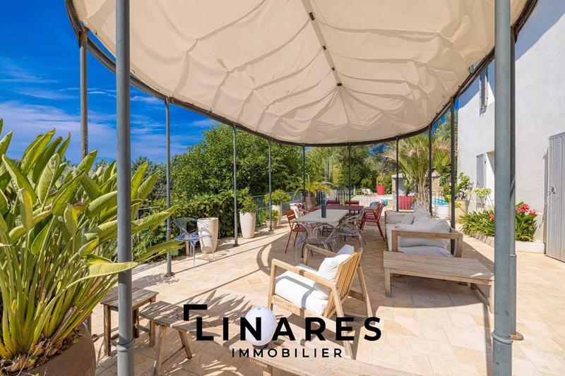 Villa - 320 m² - 5 pièces