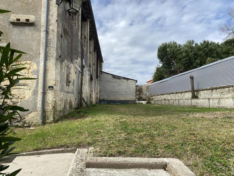 Maison - 654 m² - 11 pièces