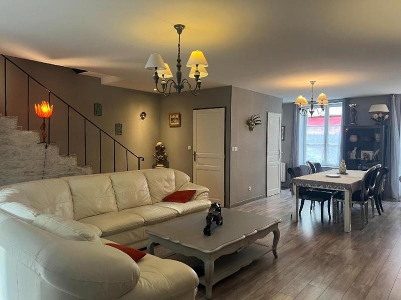 Maison - 176 m² - 7 pièces