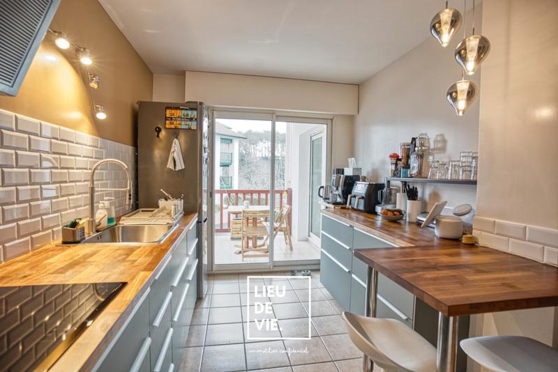 Appartement ancien - 84 m² - 3 pièces