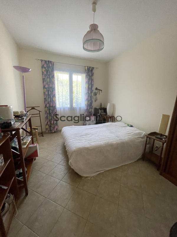 Maison - 229 m² - 8 pièces