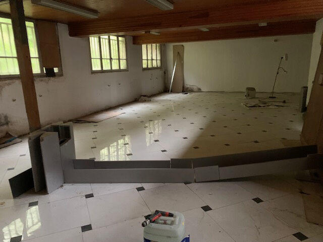 Local commercial - 6 000 m²