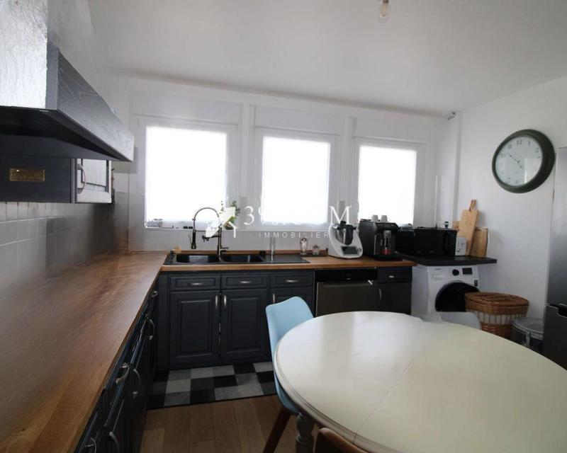 Appartement - 90 m² - 4 pièces