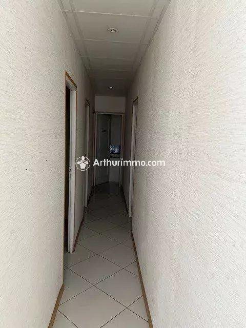 Magasins - 91 m² - 4 pièces