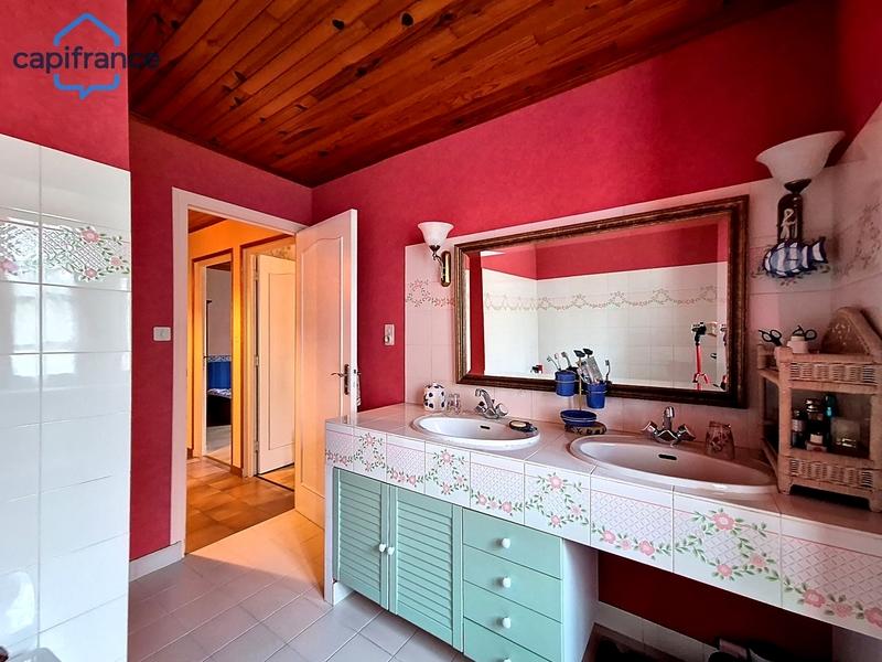 Maison en pierre - 163 m² - 8 pièces