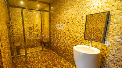 Propriété - 851 m² - 14 pièces