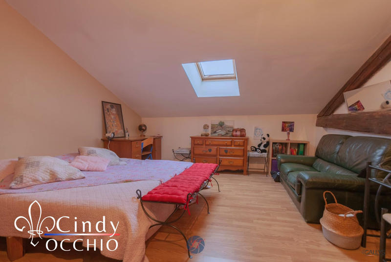 Maison - 198 m² - 6 pièces