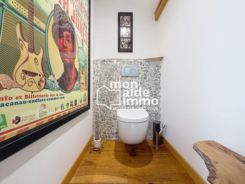 Maison - 220 m² - 6 pièces