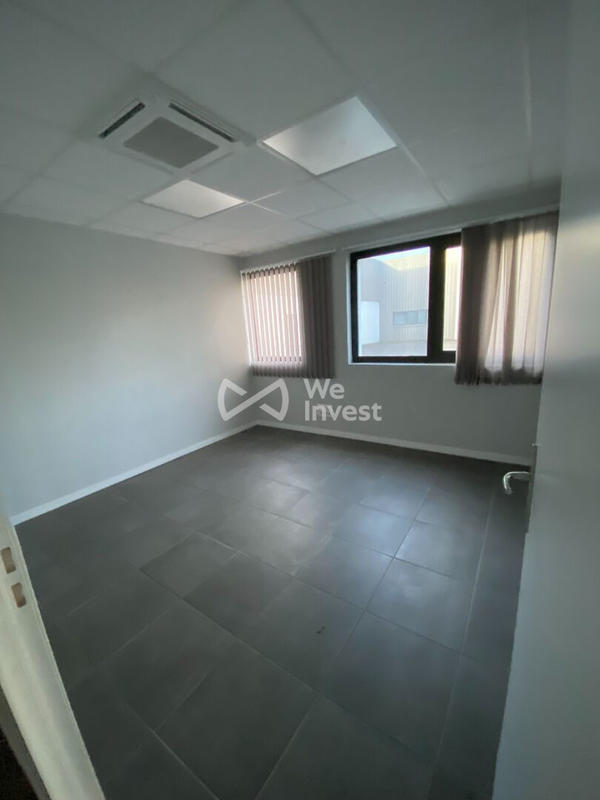 Local commercial - 1 219 m²