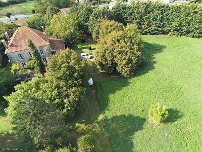 Maison - 230 m² - 8 pièces