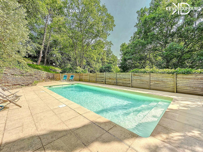 Maison - 180 m² - 7 pièces