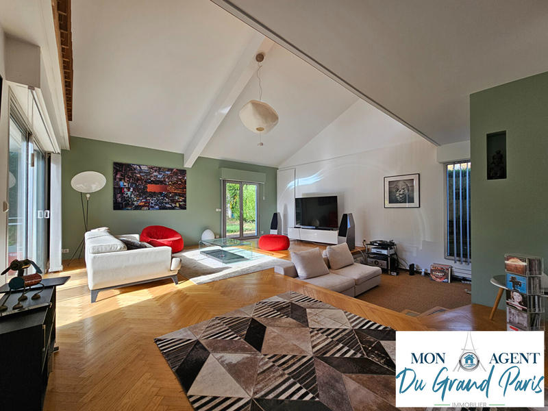 Maison d'architecte - 220 m² - 8 pièces