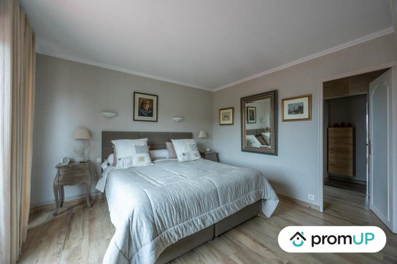 Maison - 286 m² - 7 pièces