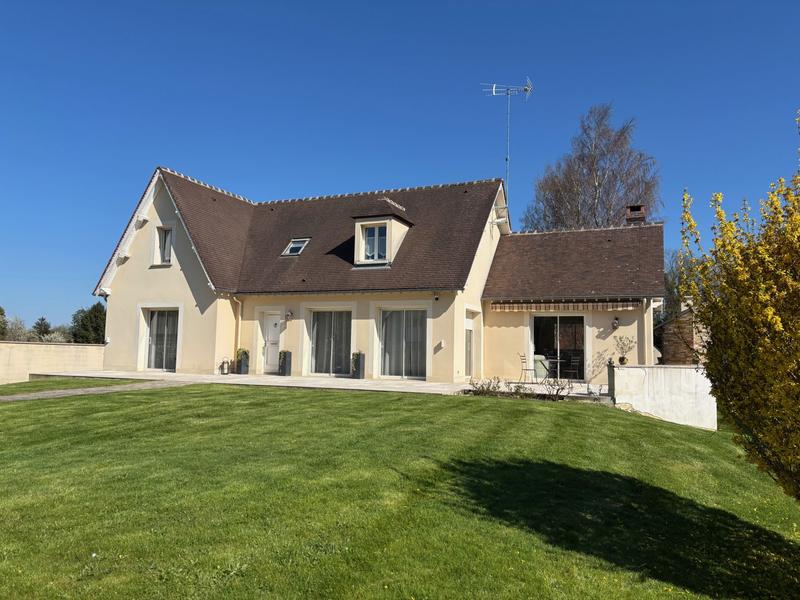 Maison traditionnelle - 156 m² - 5 pièces