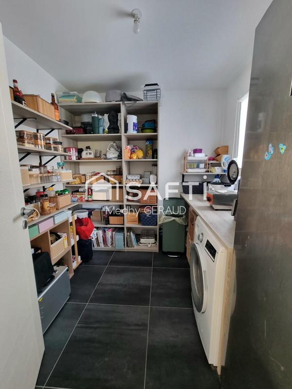 Maison - 183 m² - 9 pièces