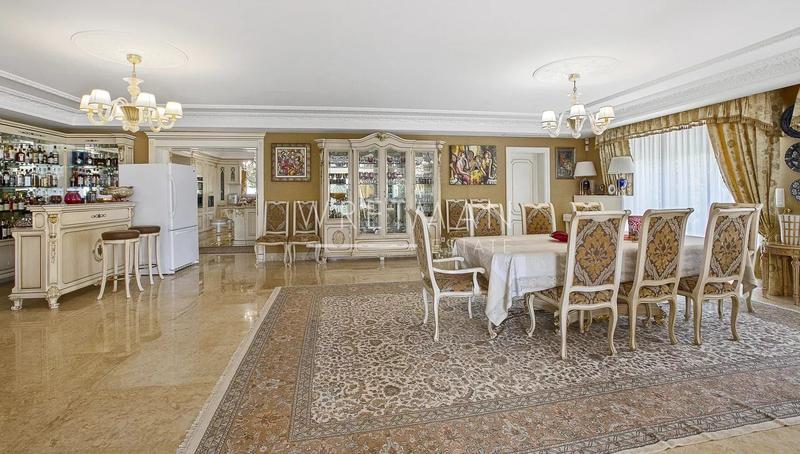 Villa - 700 m² - 15 pièces